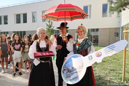 V Kamniku odprli eno najbolj modernih osnovnih šol v Sloveniji (9)
